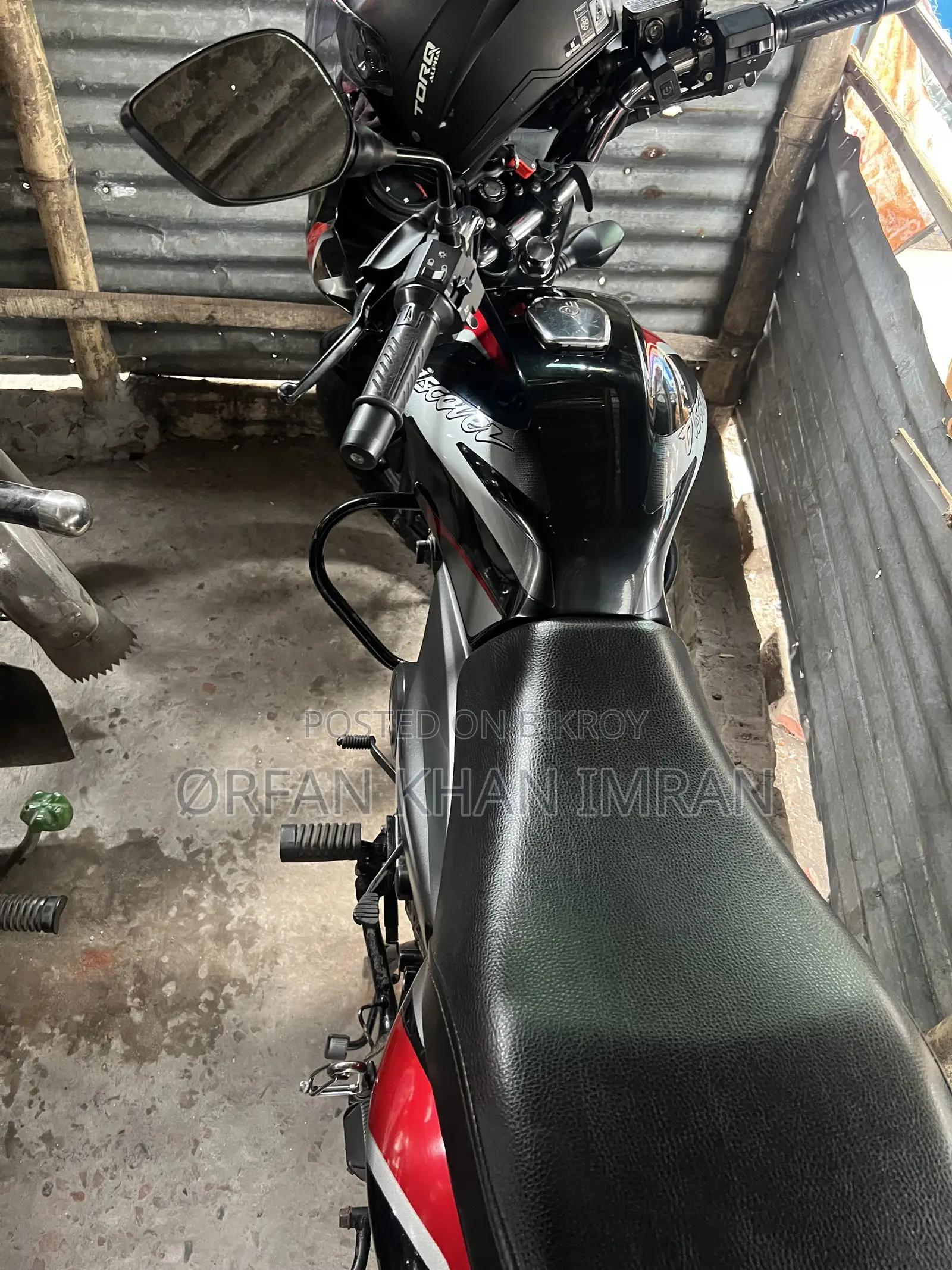 বাজাজ ডিসকভার ১১০ ২০২২ ব্ল্যাক