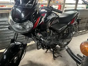 বাজাজ ডিসকভার ১১০ ২০২২ ব্ল্যাক