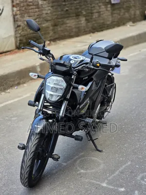 সুজুকি জিক্সার ২০২৫ কালো
