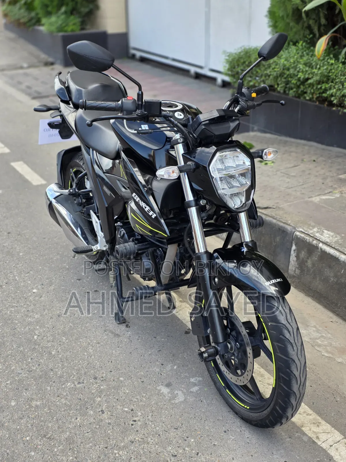 সুজুকি জিক্সার ২০২৫ কালো