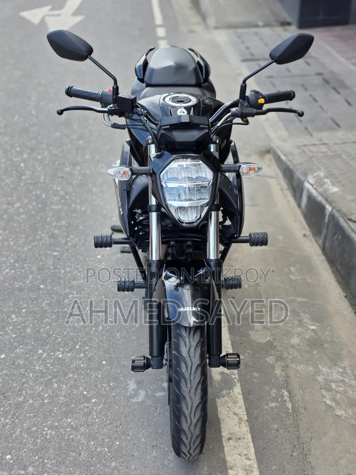 সুজুকি জিক্সার ২০২৫ কালো