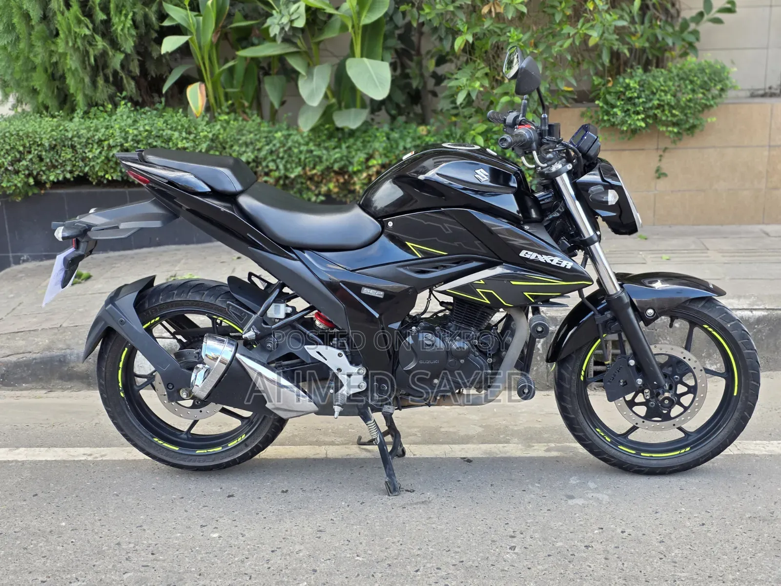 সুজুকি জিক্সার ২০২৫ কালো