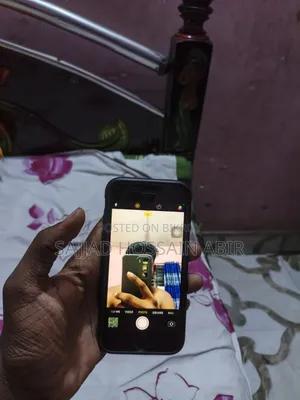 অ্যাপল আইফোন ৮ ৬৪ জিবি ব্ল্যাক