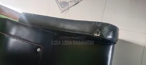 তিন সিটার সোফা