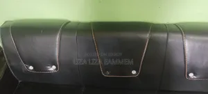 তিন সিটার সোফা