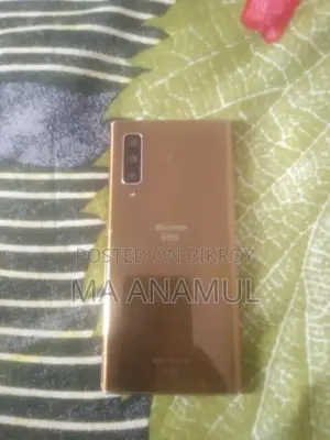 Sharp 128 GB Gold