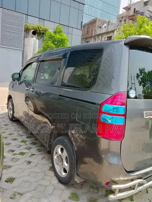 টয়োটা নোয়া ২.০ ১৪৩এইচপি এডব্লিউডি (৭ সিটার) ২০১২ গ্রে
