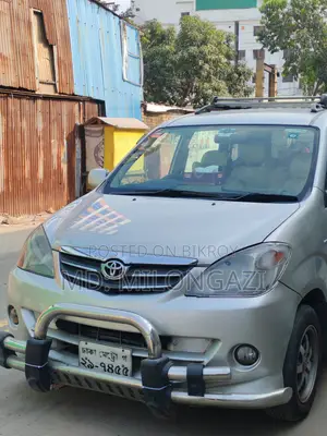 টয়োটা আভানজা ২০১০ সিলভার