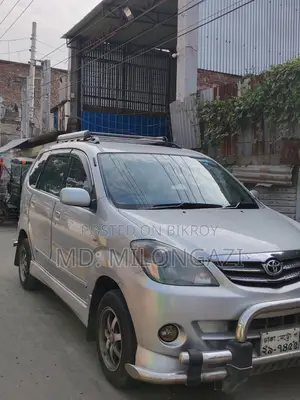 টয়োটা আভানজা ২০১০ সিলভার
