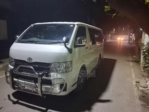 Toyota Hiace Super GL 2025