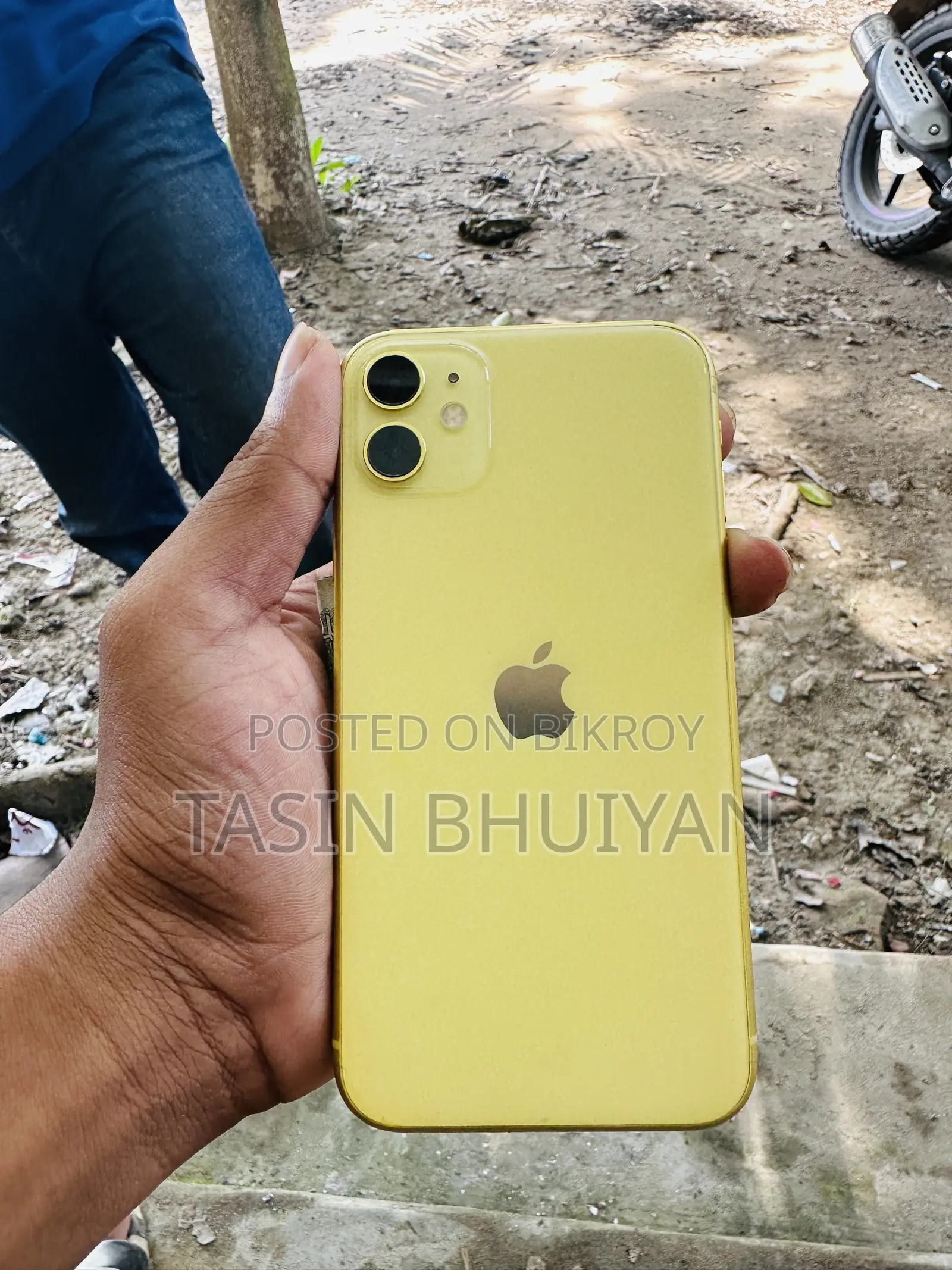 অ্যাপল আইফোন ১১ ৬৪ জিবি হলুদ