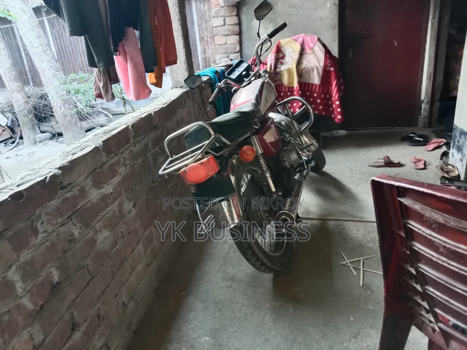 দয়াং ডিওয়াই১০০-এ ২০১০ লাল