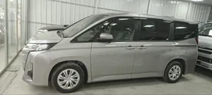 টয়োটা নোয়া ২০২৩ ব্রাউন