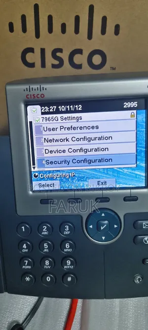 Cisco IP Phone, Cisco Switch, 70 " Screen