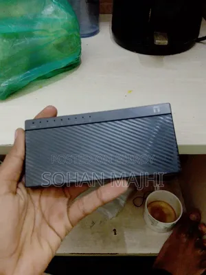 Netis 8-Port Network Switch for sale in damaged condition