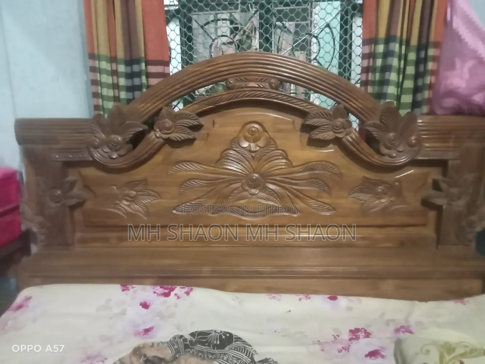 Made with mahogany wood
