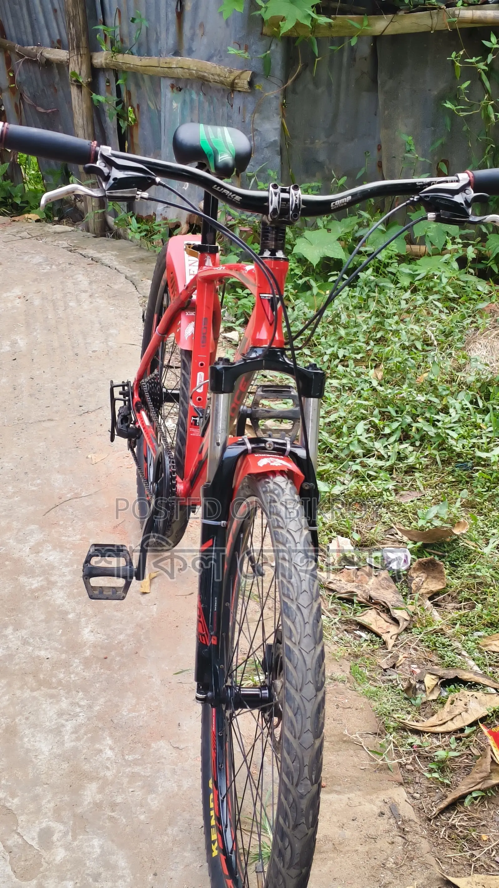 Veloce, 2 tires new, location Chittagong only