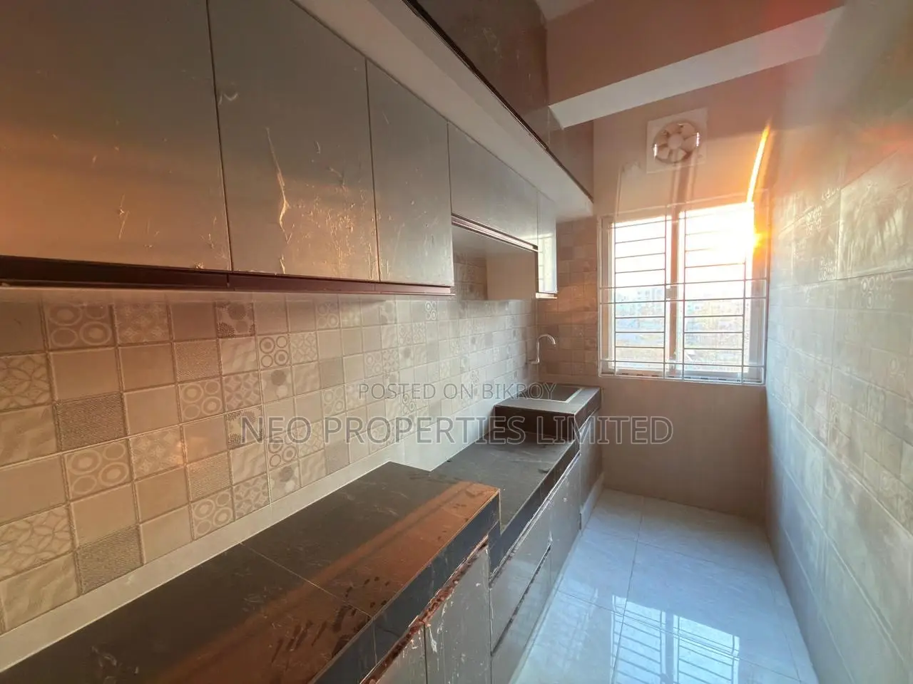 3-Bedroom Apartment in Ready Flat, 60 Feet Road for sale