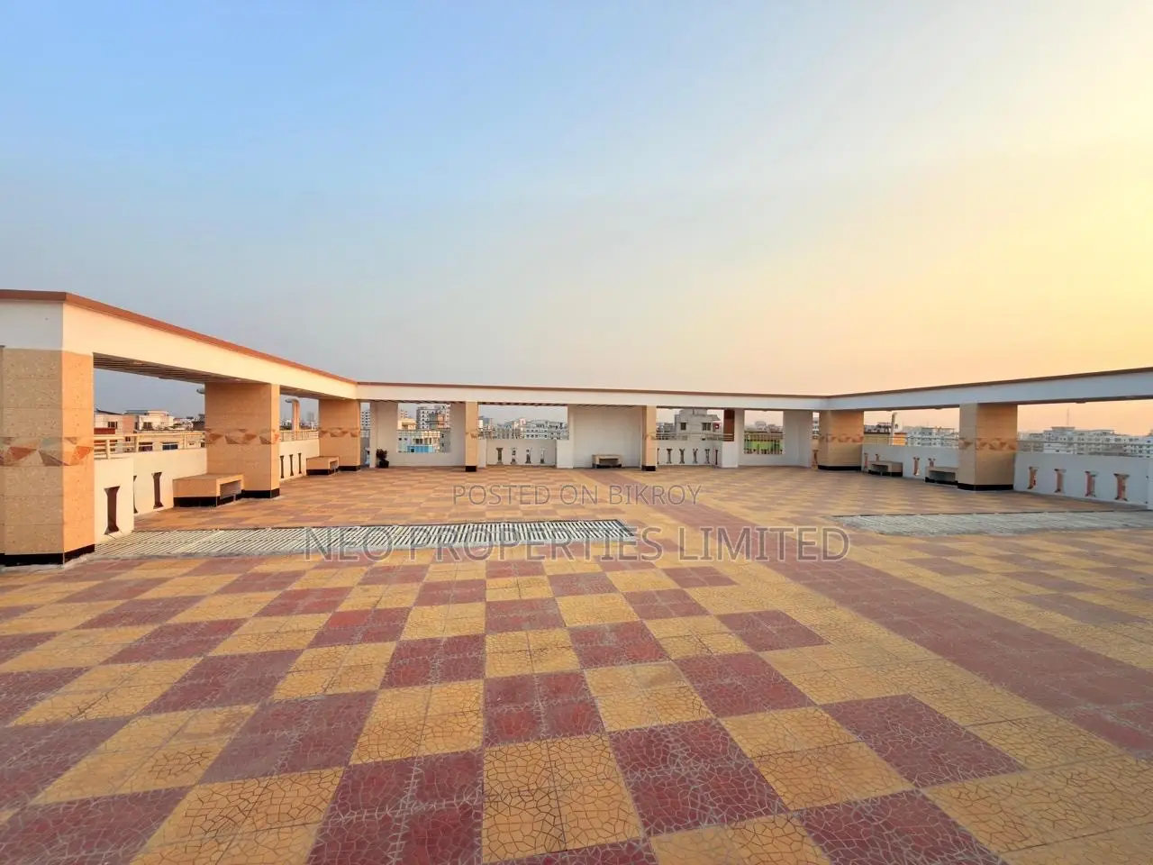 3-Bedroom Apartment in Ready Flat, 60 Feet Road for sale