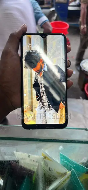 Vivo Y11 32 GB Blue