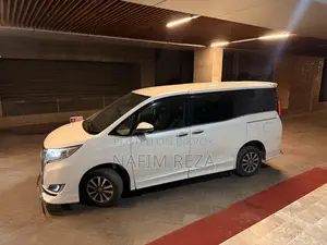 Toyota Esquire 1.8 FWD Hybrid (7 seater) 2021 Pearl