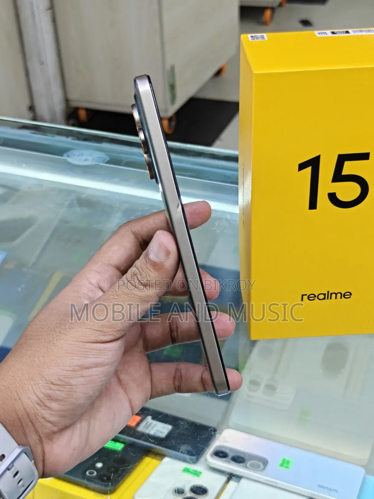 Realme 256 GB Gold