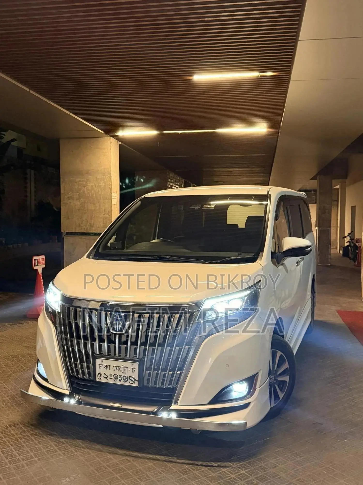 Toyota Esquire 1.8 FWD Hybrid (7 seater) 2021 Pearl