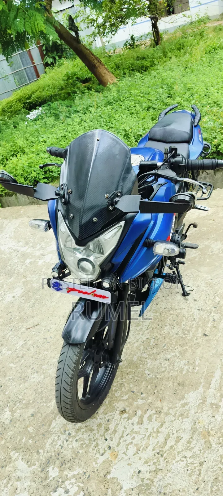 বাজাজ ২০১৭ নীল