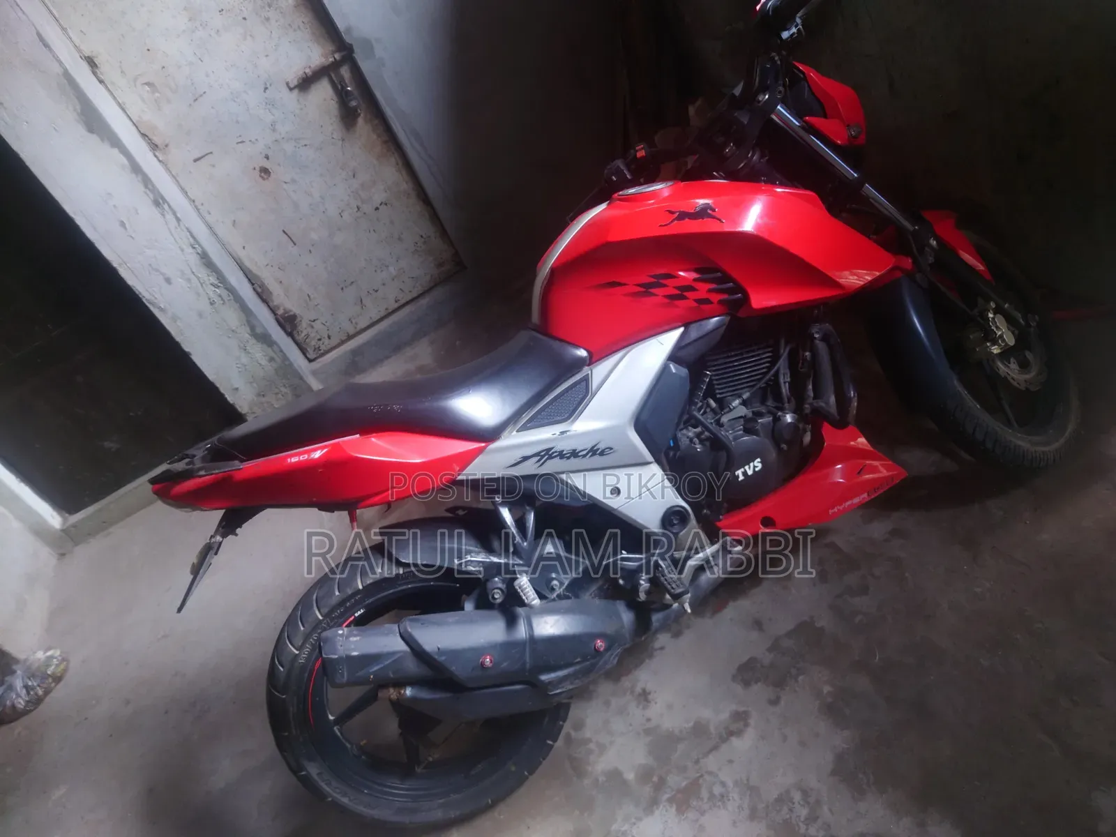 টিভিএস অ্যাপাচি আরটিআর ১৬০ ৪ভি ২০২০ লাল