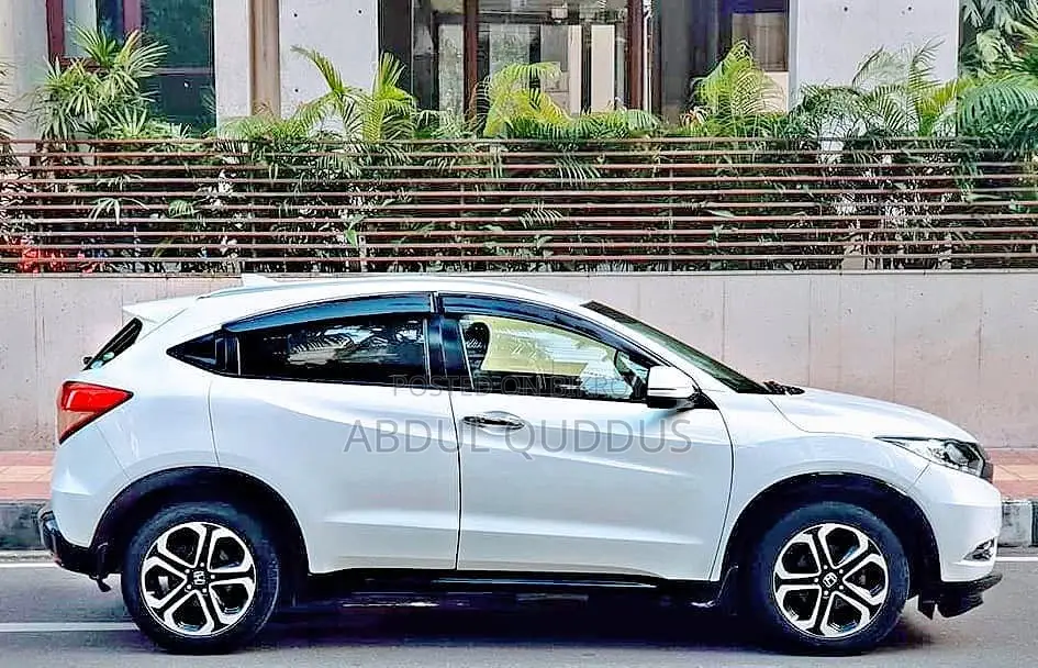 Honda Vezel 1.5 Two-Wheel Drive 2014 Pearl