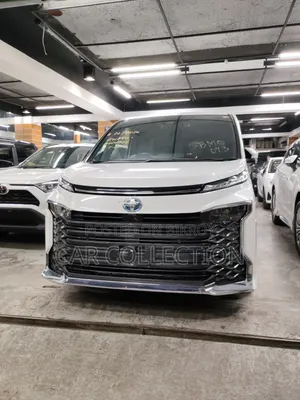 Toyota Voxy 2022 Pearl