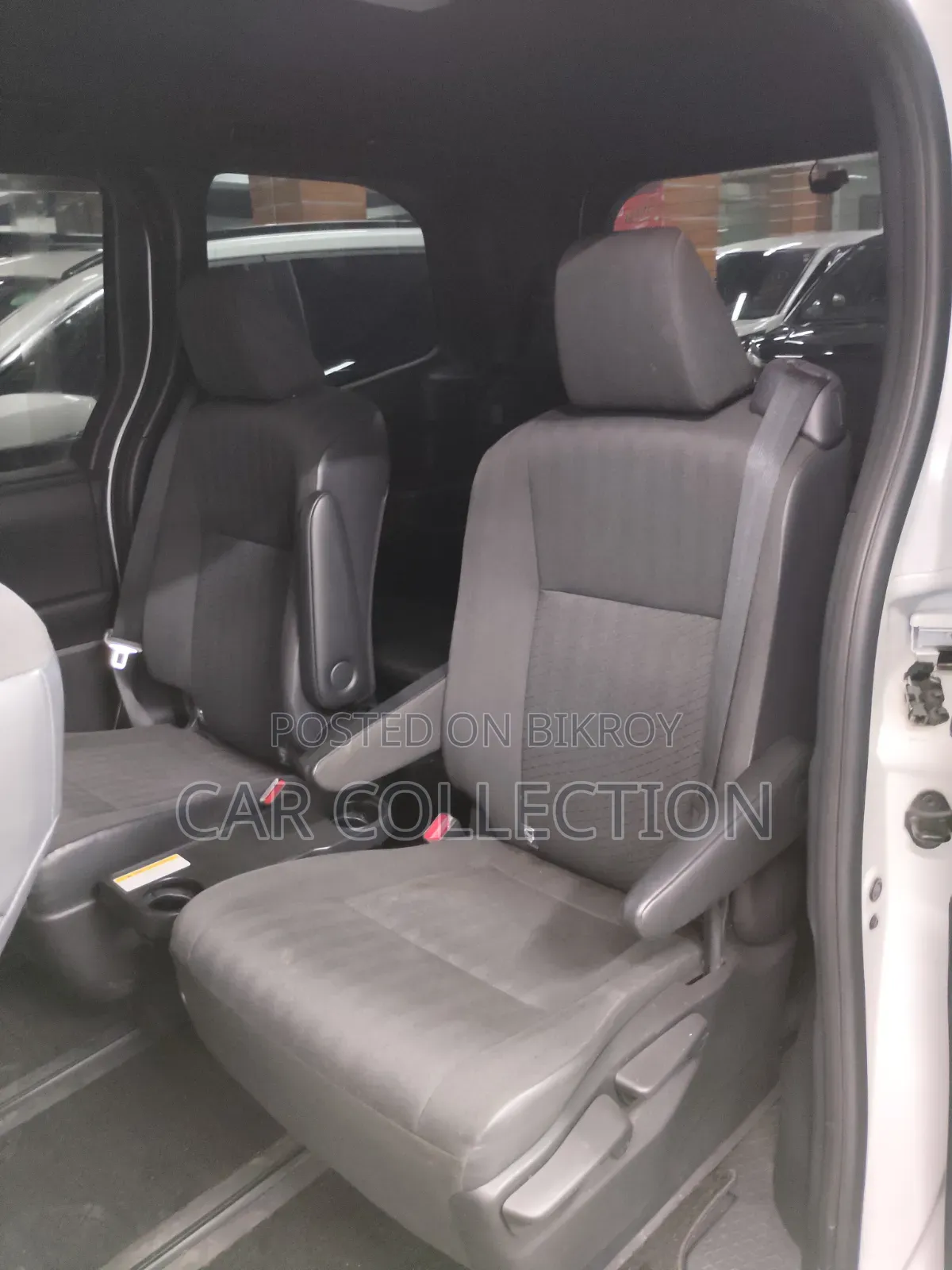 Toyota Voxy 2022 Pearl