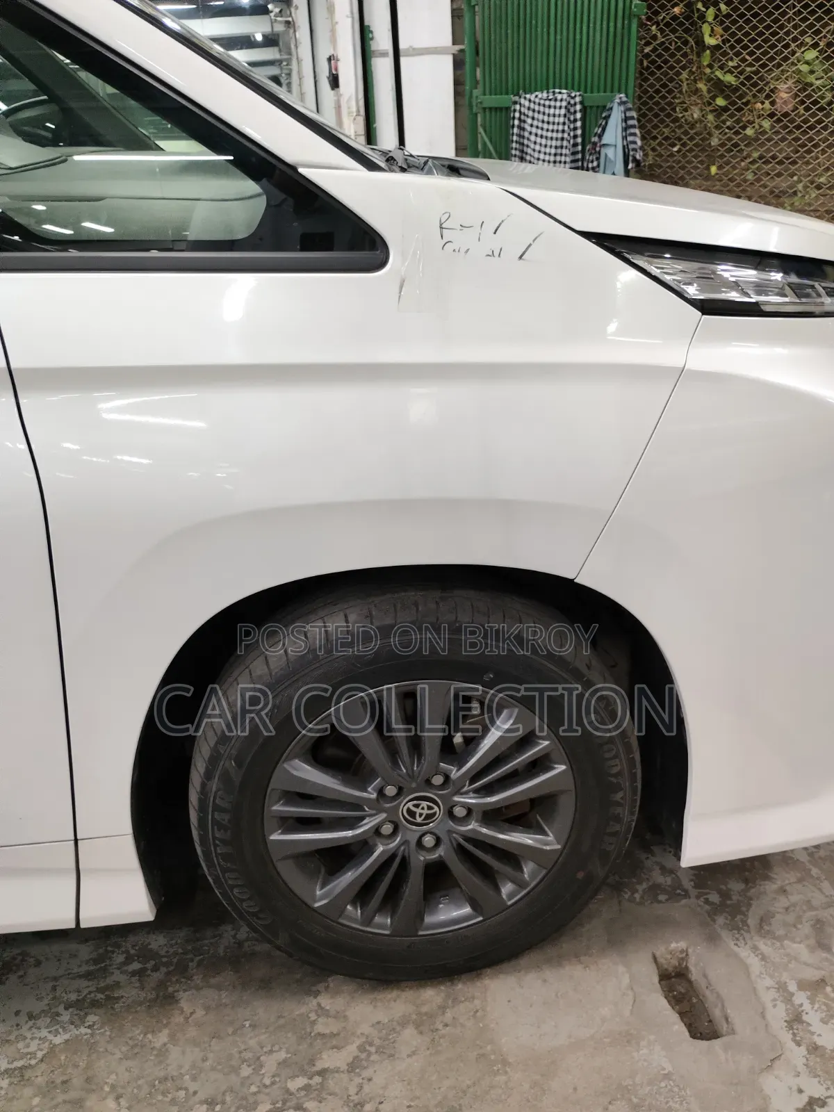 Toyota Voxy 2022 Pearl