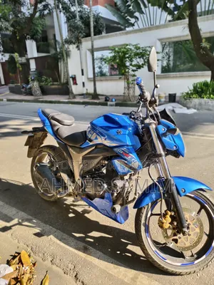 সুজুকি জিক্সার ২০২৩ নীল