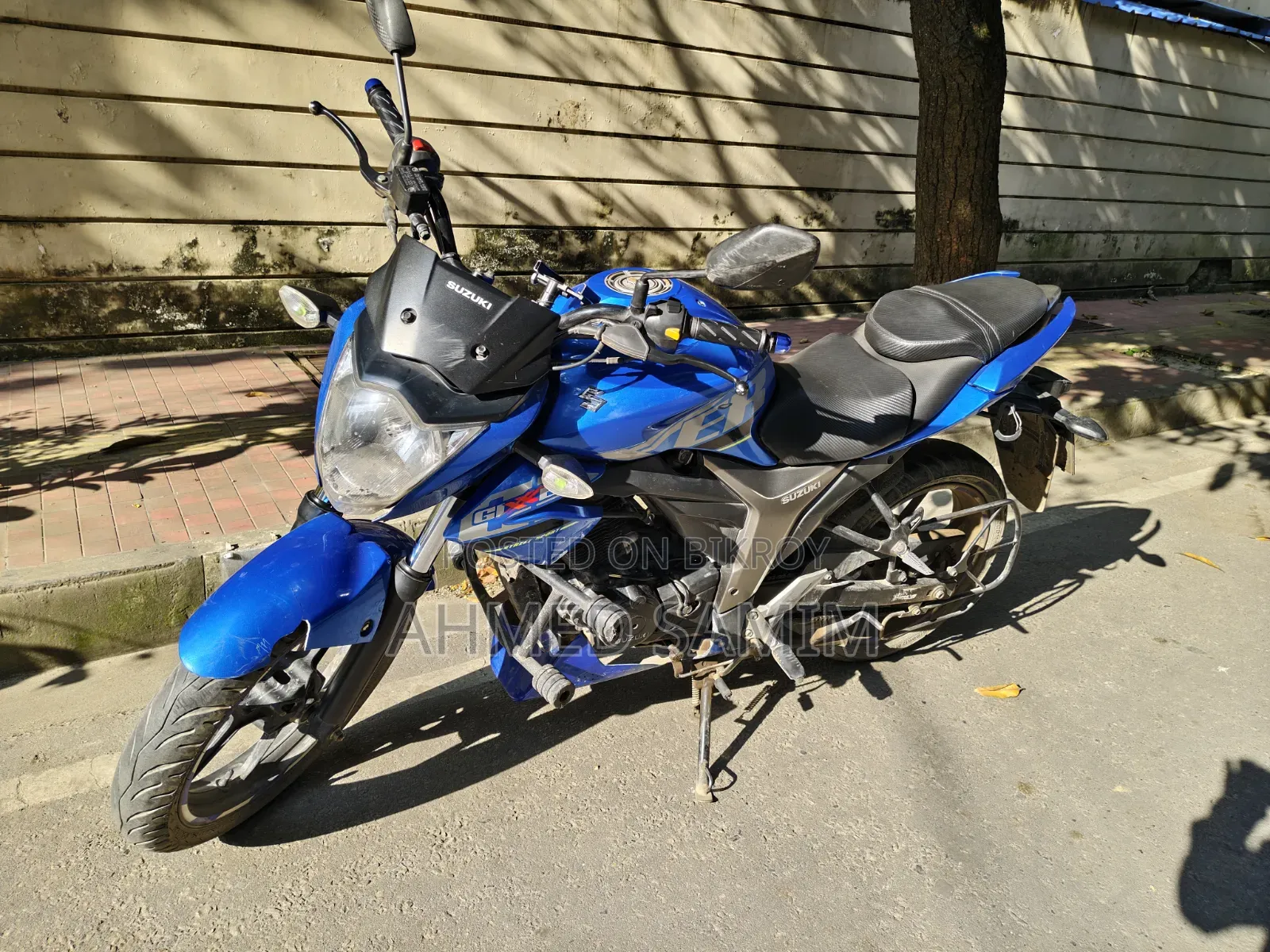 সুজুকি জিক্সার ২০২৩ নীল
