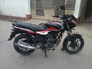বাজাজ ডিসকভার ১২৫ ২০২২ কালো