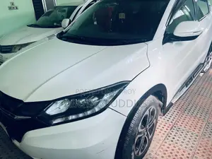 Honda Vezel 1.5 Two-Wheel Drive 2014 Pearl