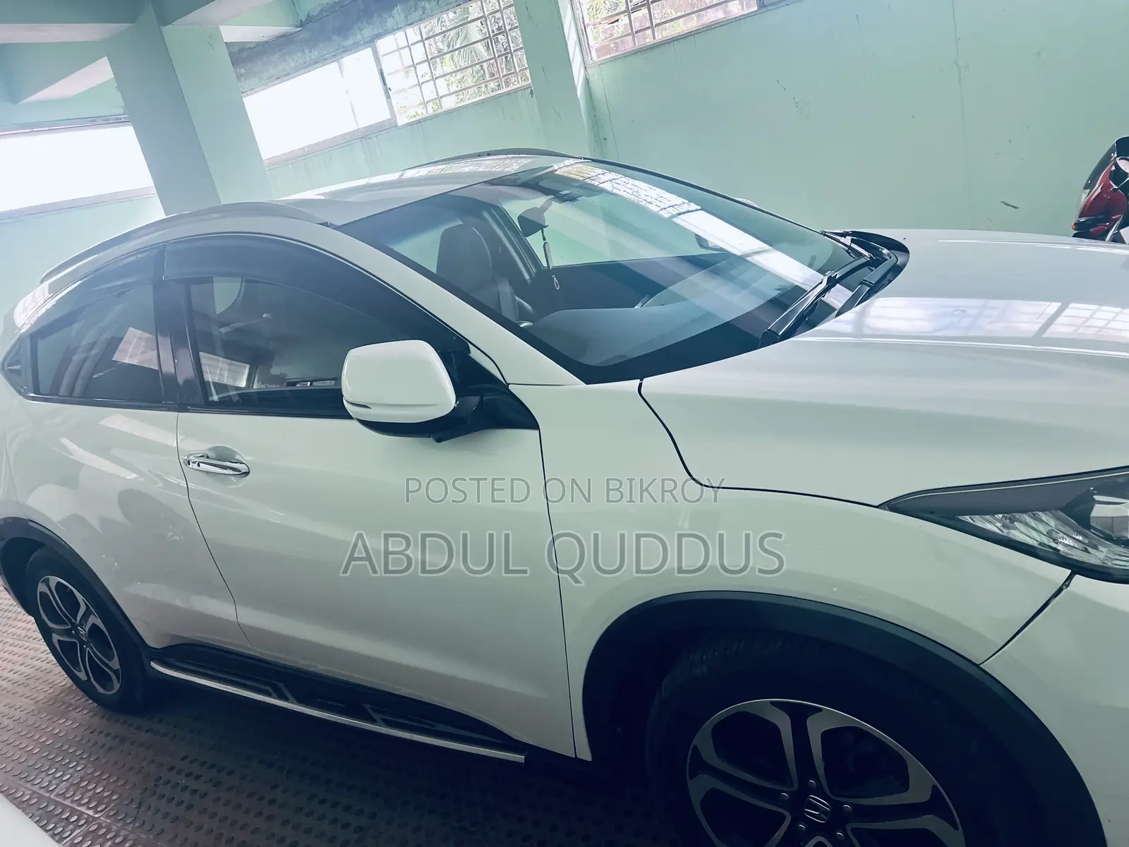 Honda Vezel 1.5 Two-Wheel Drive 2014 Pearl