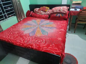 খাট, আলমারি