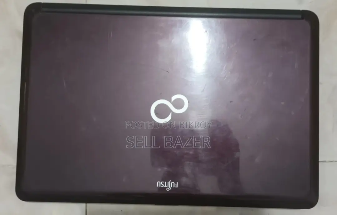 Laptop Fujitsu Lifebook AH530 4GB Intel Core i5 HDD 500GB