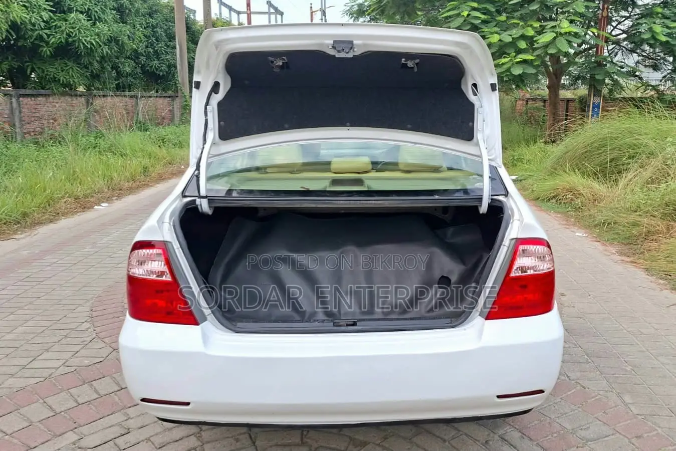Toyota Corolla 2005 White