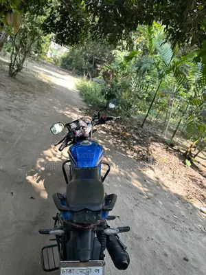 এপ্রিলিয়া এফএক্স ২০২৩ নীল