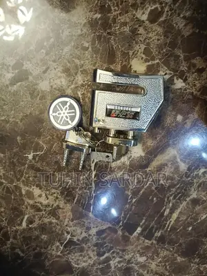 বিক্রি হবে ২টি হেলমেট, ডিস্ক লক এবং রেইনকোট।