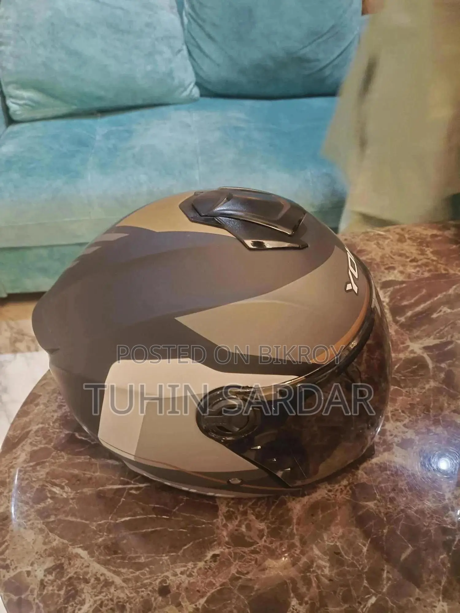 বিক্রি হবে ২টি হেলমেট, ডিস্ক লক এবং রেইনকোট।