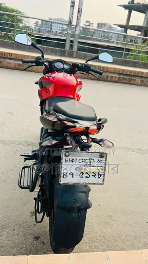 বাজাজ পালসার এনএস ১৬০ ২০১৯ লাল