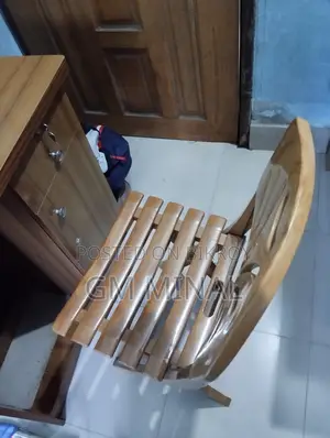 Chair + Table