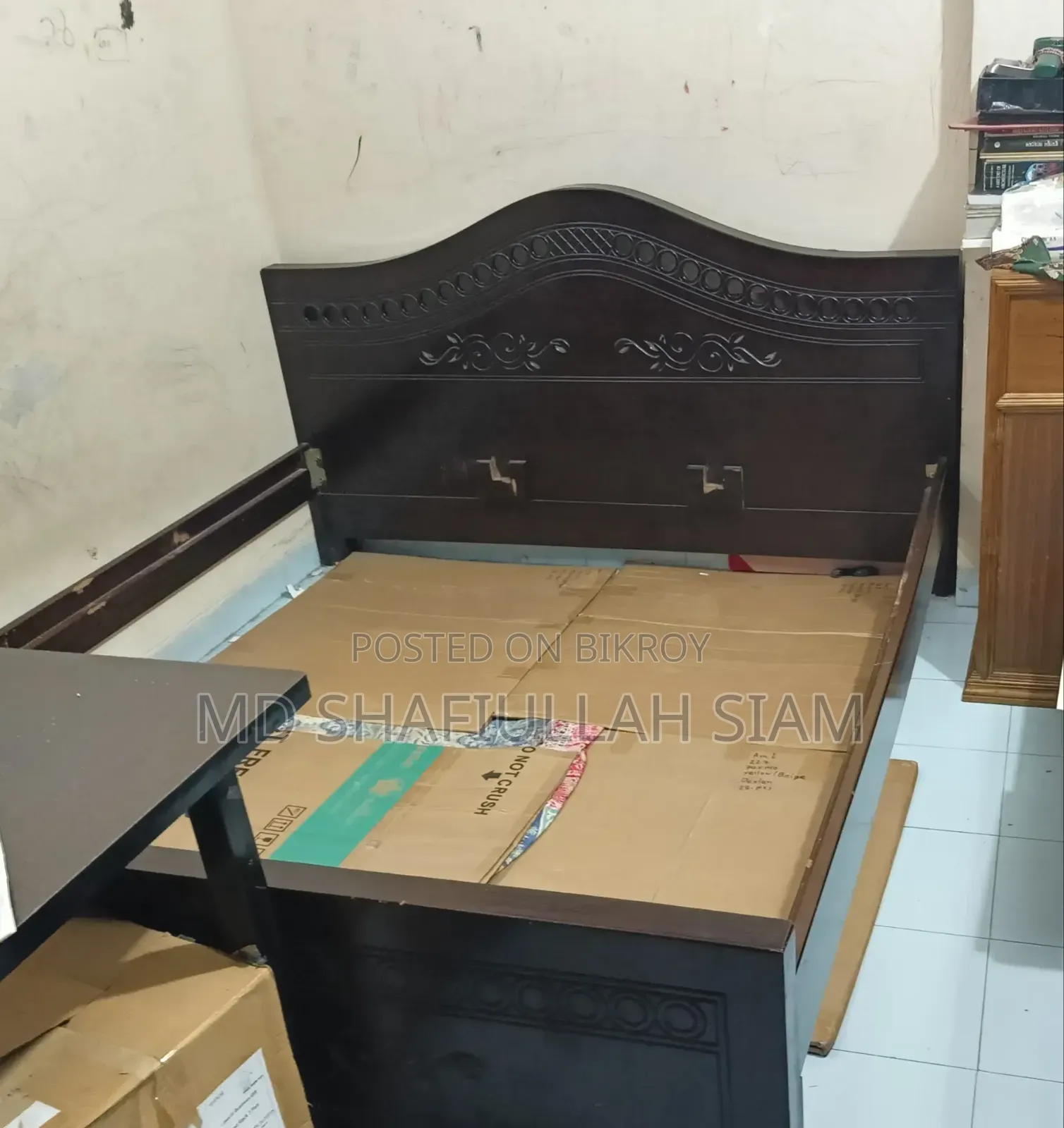 Used 6x7 Feet Wood Bed for Sale (Good Condition)