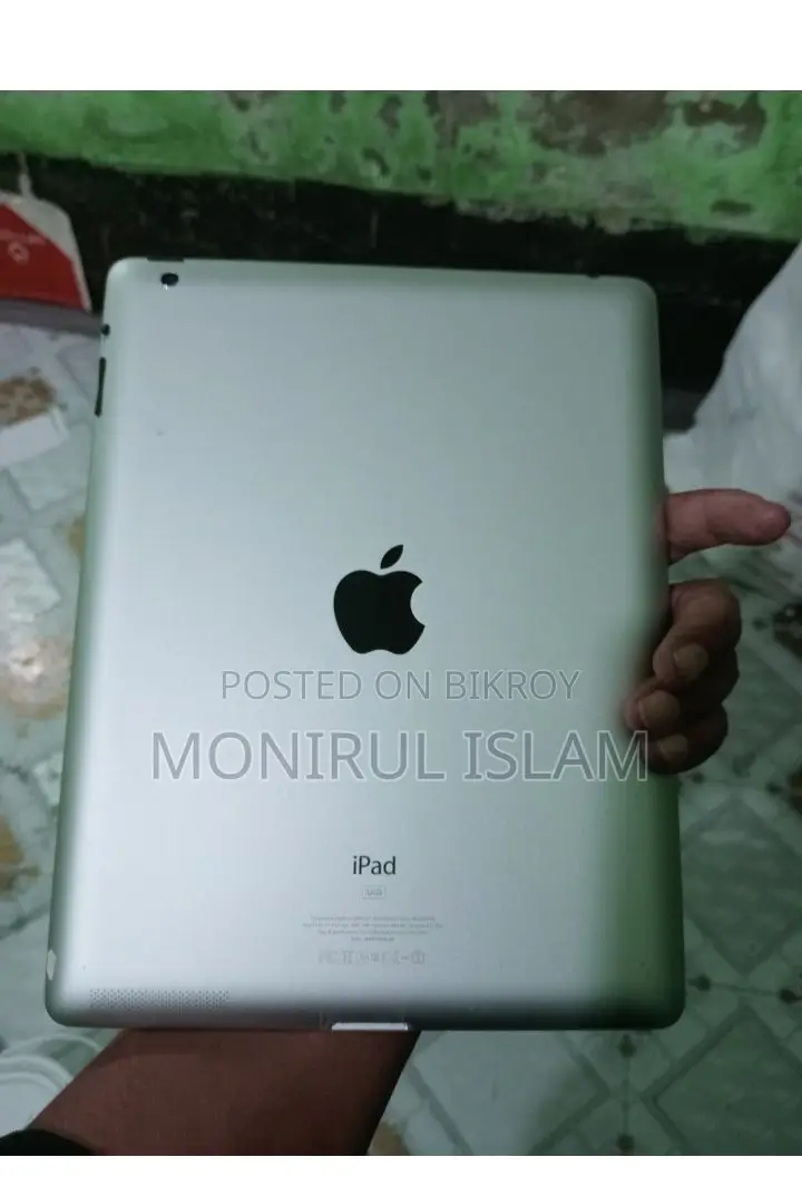 Apple iPad 9.7 4 GB
