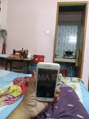 New Apple iPhone 6s 64 GB Gold