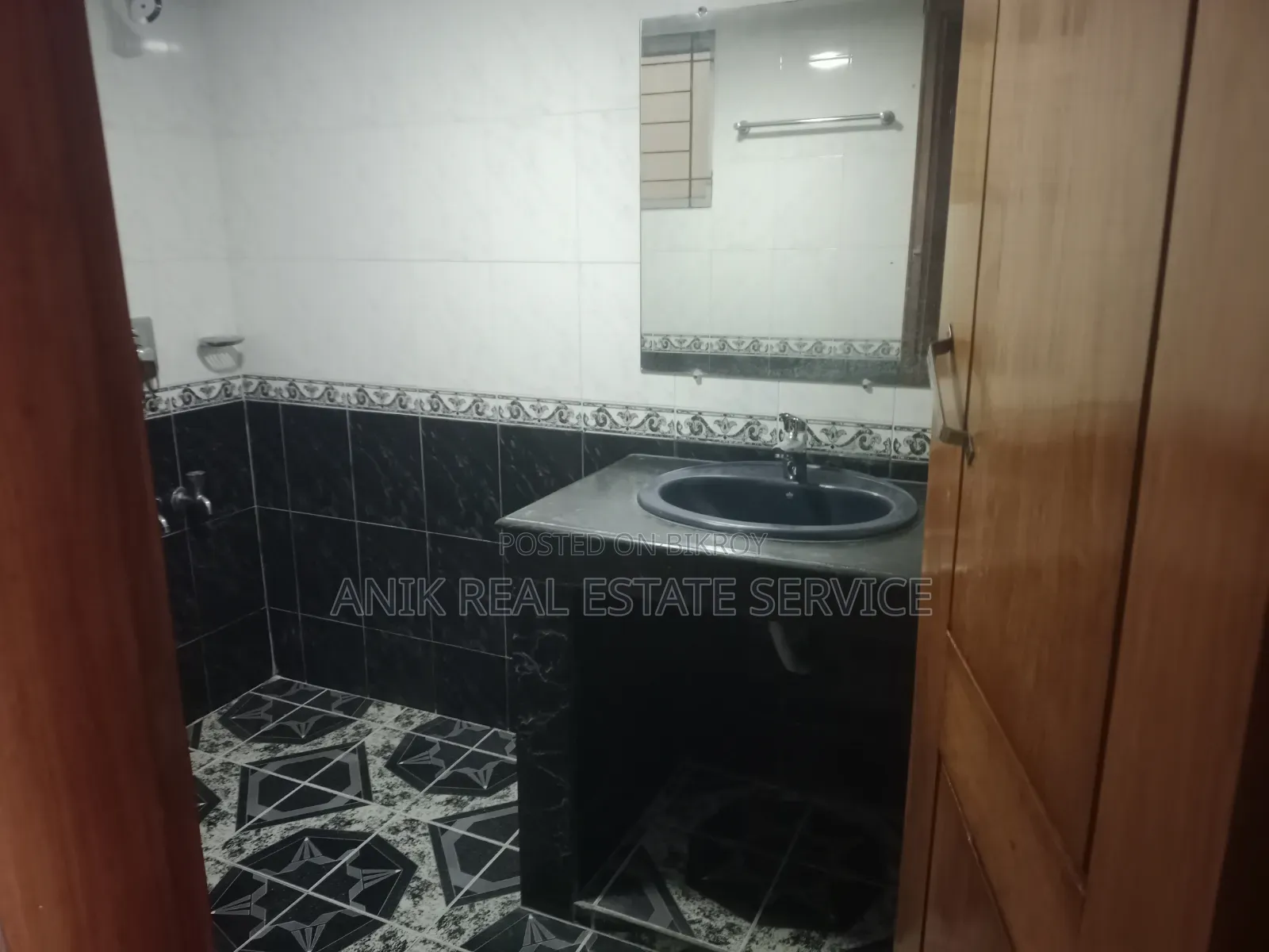 গুলশানের অনিক রিয়েল এস্টেটে ৪ বেডরুমের অ্যাপার্টমেন্ট ভাড়া দেওয়া হবে